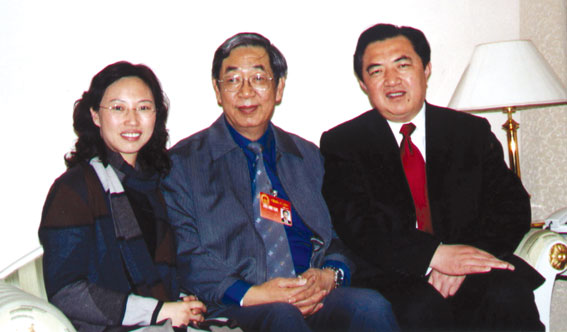 全国人大副委员长许嘉璐亲切接见来自家乡的丁解民书记和高尚梅董事长